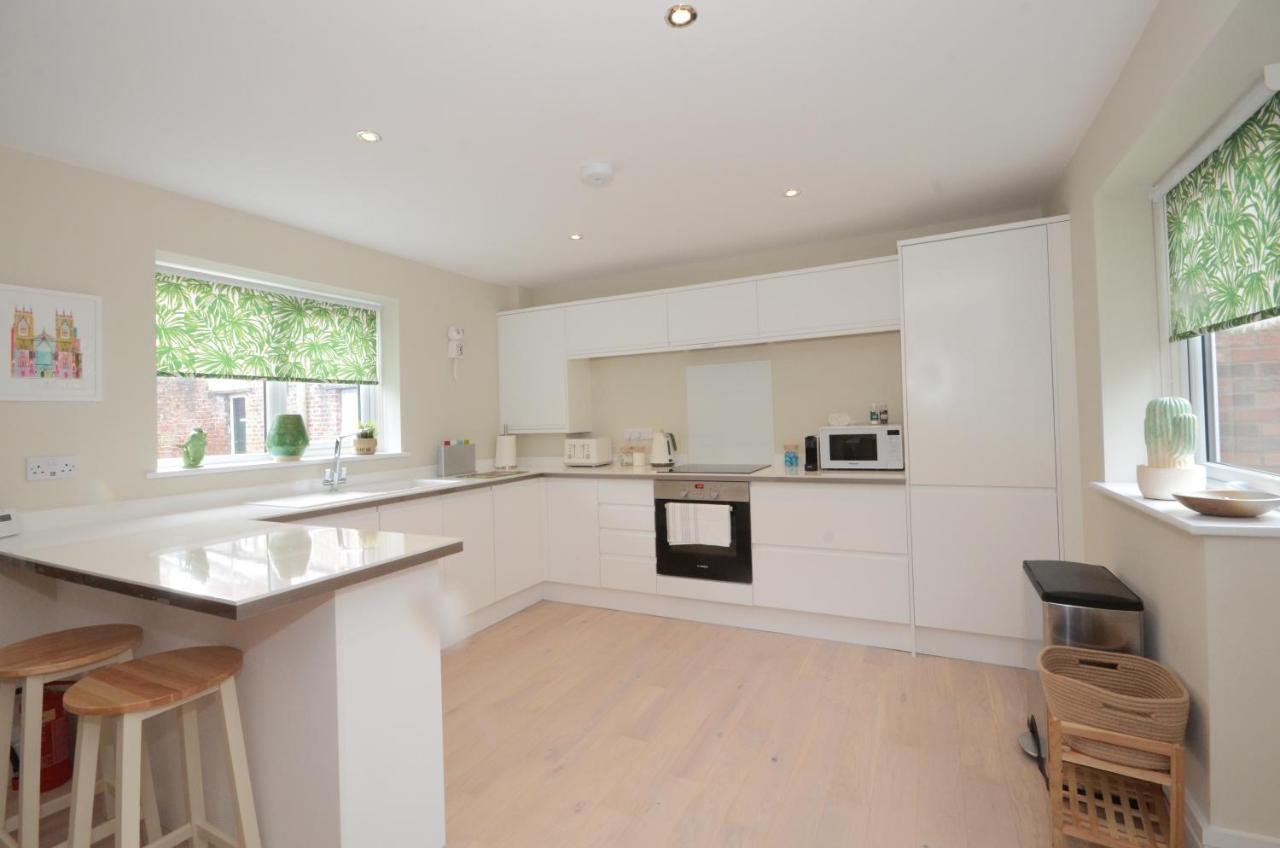יורק The Mews - 2 Bedroom Luxury, Spacious House With Free Parking מראה חיצוני תמונה